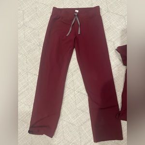 Figs burgundy scrub set